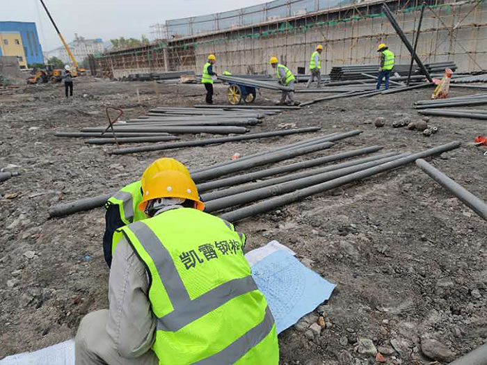 瓦房店螺栓球网架结构